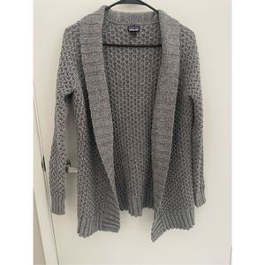Women’s Patagonia knit sweater